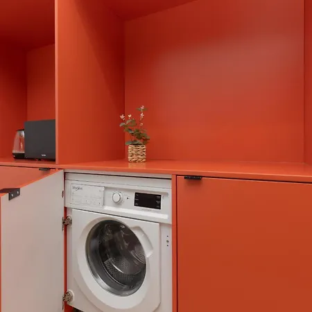 דירה Comfortable Modern Orange Studio In By Renters *